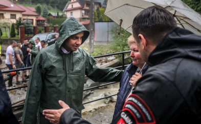 Prezydent Andrzej Duda w powiecie myślenickim. Wizytował miejsca, które ucierpiały na skutek ulewy