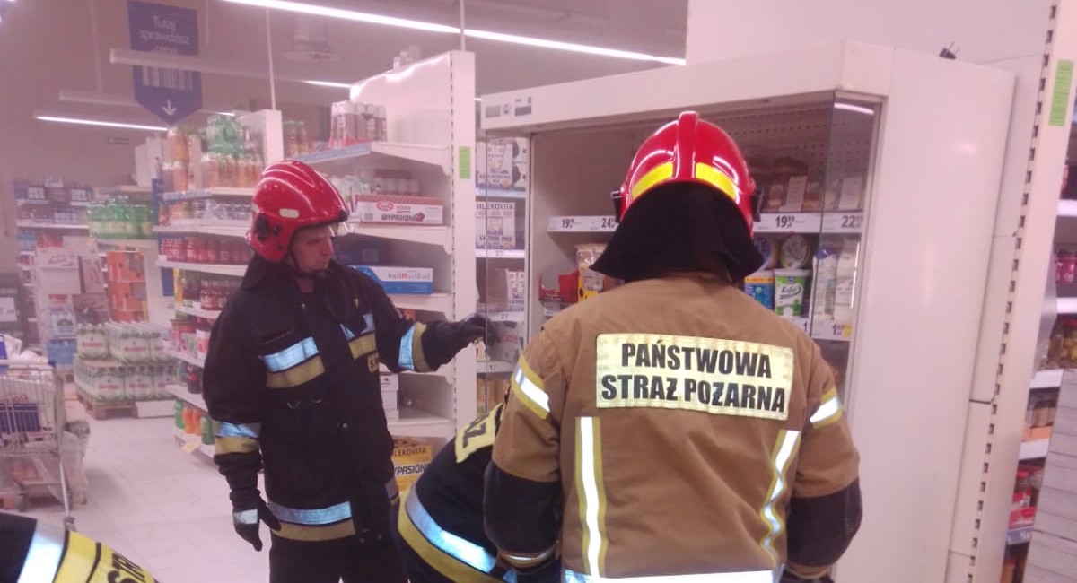 W jednym ze sklepów zapaliła się lada chłodnicza