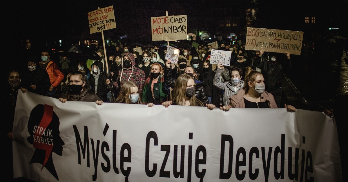 strajk-kobiet-protestuj-cy-my-leniczanie-przeszli-przez-miasto-my-l