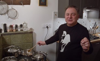 Robert Makłowicz zwiedza Beskid Wyspowy. Gotuje potrawy o których jego mieszkańcy zapominają
