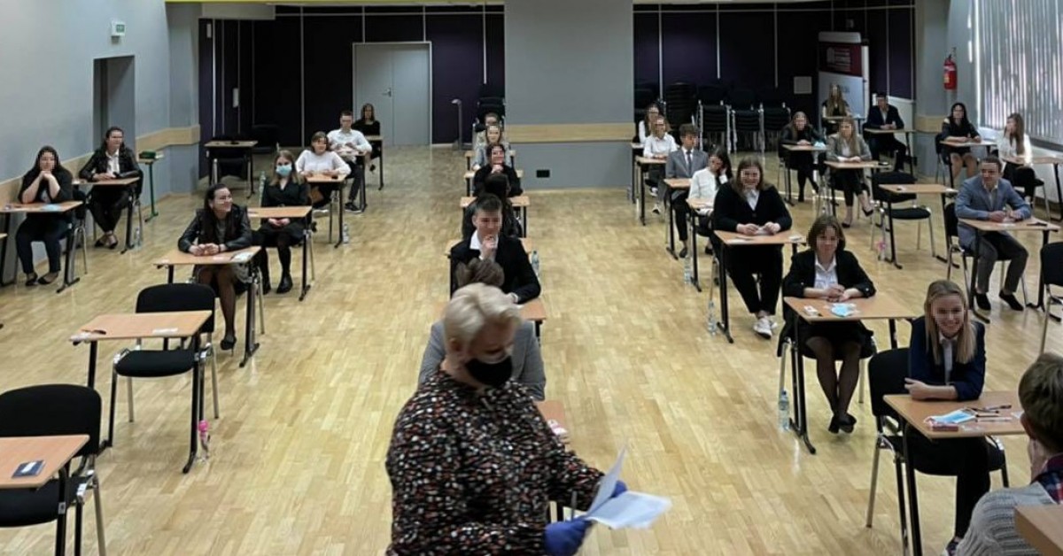 Matura 2021 rozpoczęła się egzaminem z języka polskiego. W myślenickim zdawało 816 osób