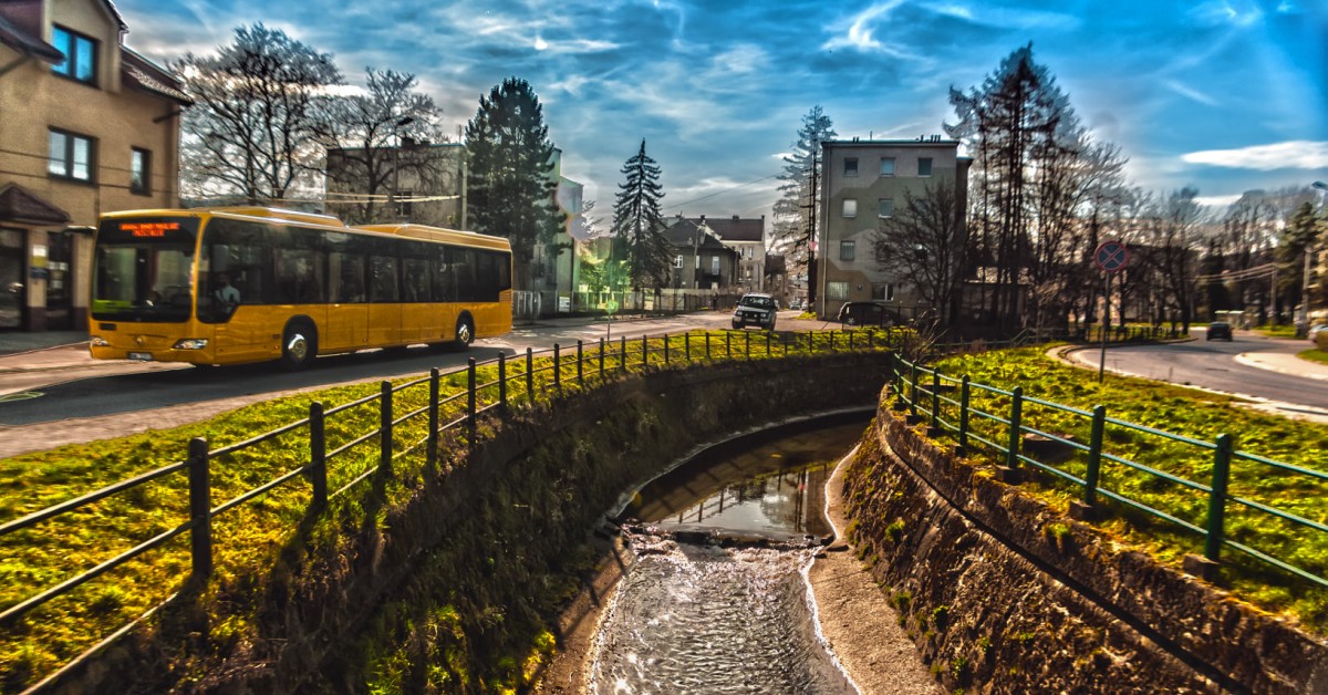 Zmiany w żółtych autobusach. Sprawdź, co powinieneś wiedzieć o połączeniu z Myślenic do Krakowa