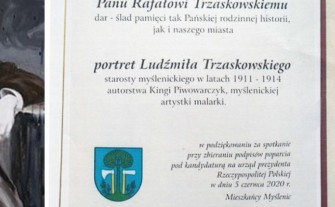 Wręczyli Rafałowi Trzaskowskiemu dyplom z herbem Myślenic. Jeden z nich otrzymał pozew, a sprawę rozstrzygnie sąd