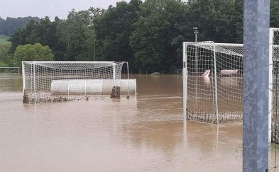 Iskra Głogoczów zbiera pieniądze na odbudowę stadionu po powodzi