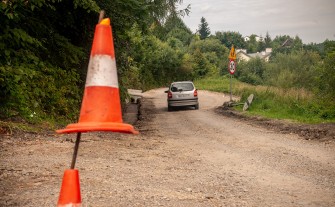 Trwa remont "gminnego" odcinka drogi na Chełm. Będzie gotowy jesienią
