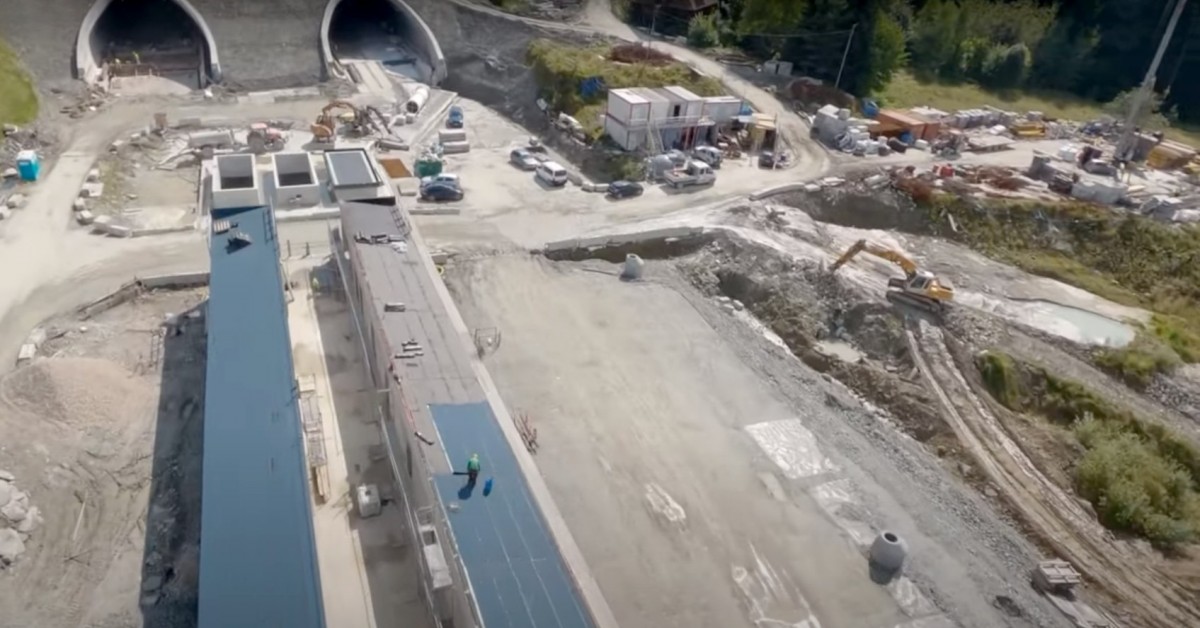 Tak wygląda budowa ekspresowej Zakopianki z góry. Odcinek Lubień – Rabka z tunelem na luty 2022?