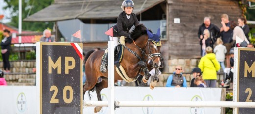 Dziesięcioletnia Anna Korus w jeździeckiej kadrze Małopolski w skokach przez przeszkody