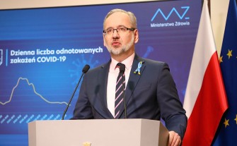 Minister zdrowia Adam Niedzielski: Od poniedziałku 28 marca znosimy obowiązek noszenia maseczek