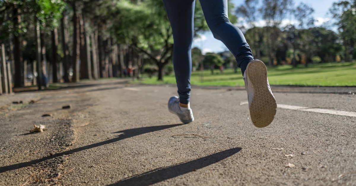 Jaka jest różnica między damskimi a męskimi butami do biegania?