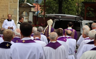 Myślenice. Zmarł wieloletni Wierni pożegnali ks. Prałata Andrzeja Burka