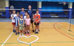 Masz buty i strój sportowy? Rozpocznij przygodę z badmintonem