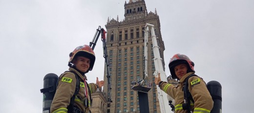 Mistrzostwa Polski Strażaków w biegu na Pałac Kultury: Konrad Kucała i Mariusz Pustuła najszybsi