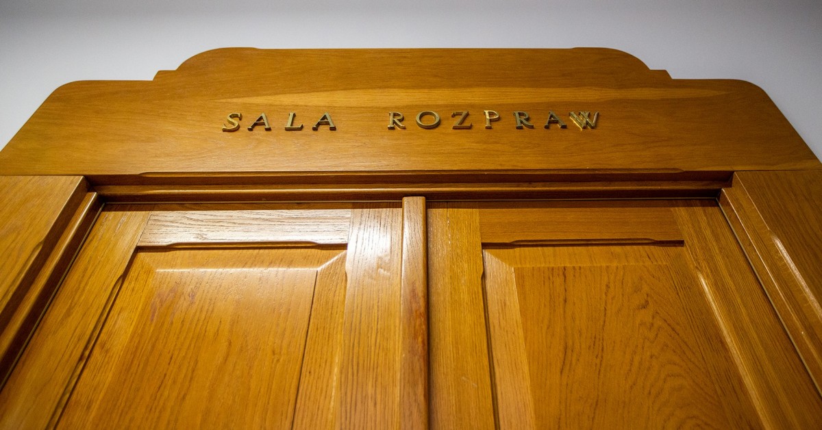 Sąd Rejonowy w Myślenicach umorzył postępowania wobec wójtów Tokarni i Lubnia dotyczące tzw. „wyborów kopertowych” z 2020 roku