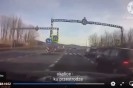 Tarnówka. Wyprzedzanie z prawego pasa na przejściu dla pieszych. Tak się jeździ Zakopianką