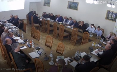 Rada Powiatu Myślenickiego przyjęła uchwałę w sprawie obrony dobrego imienia Jana Pawła II