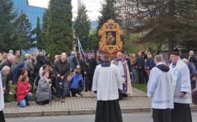 Myślenice. Procesja z obrazem Matki Bożej Pani Myślenickiej przeszła przez miasto
