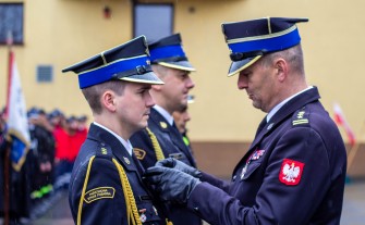 Powiatowe obchody Dnia Strażaka 2023: Odznaczenia na wyższe stopnie odebrało kilkudziesięciu z nich