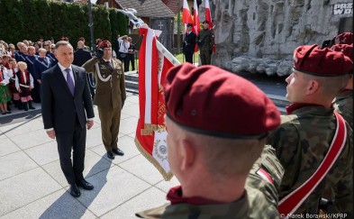 Prezydent Andrzej Duda w Sułkowicach: „Sułkowice i Harbutowice zapłaciły najwyższą cenę za wolę trwania przy Polsce”
