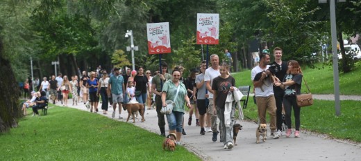 Myślenice. Przez Zarabie przeszła parada psów