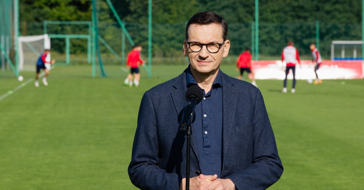 Premier w centrum treningowym Wisły Kraków: „Dużo rozmawialiśmy o tym jak ważne jest, aby w Myślenicach szeroko inwestować w sport”
