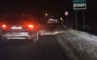 Zakliczyn. Miał ponad 2 promile i jechał drogą w ten sposób. Zatrzymał go policjant po służbie (WIDEO)