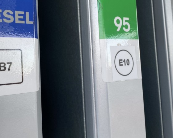 Nowa benzyna na stacjach. Sprawdź czy twój samochód jest przystosowany do korzystania z paliwa E10