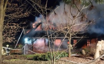 Pożar domu w Drogini. Strażacy walczyli z ogniem ponad cztery godziny