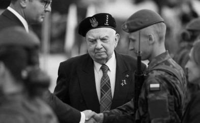 Kapitan Tadeusz Pytlik - BOHATER HERO!! DZISIAJ I ZAWSZE - PAMIĘTAMY - Prof. Yvonne Pytlik, Marek Pytlik z rodzina.  Właściciele "Dallas" w BORZECIE