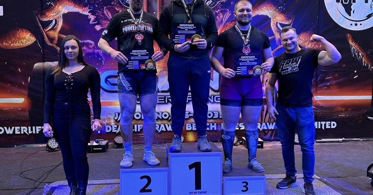 Trójbój siłowy. Oliwier Szlachetka i Patryk Sentyrz ze złotymi medalami