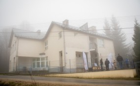 Chełm. Szkoła od zamknięcia czwarty rok stoi pusta. Burmistrz ponownie zapowiada jej przebudowę w Centrum Opiekuńczo-Mieszkalne, a otwarcie na 2027 rok