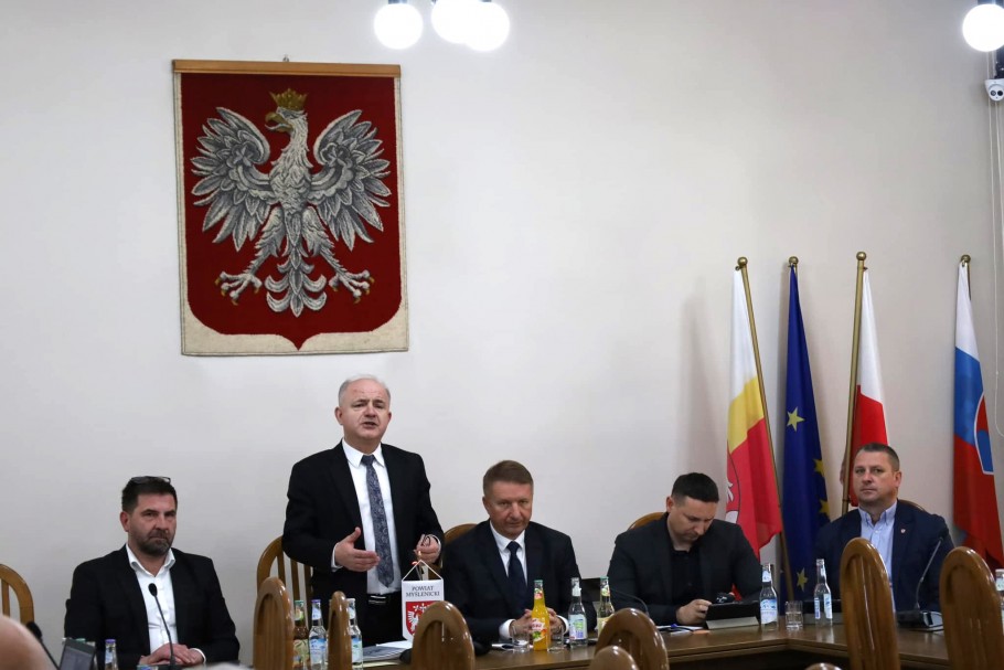 Ostatnia sesja VI rady powiatu myślenickiego w kadencji 2018-24