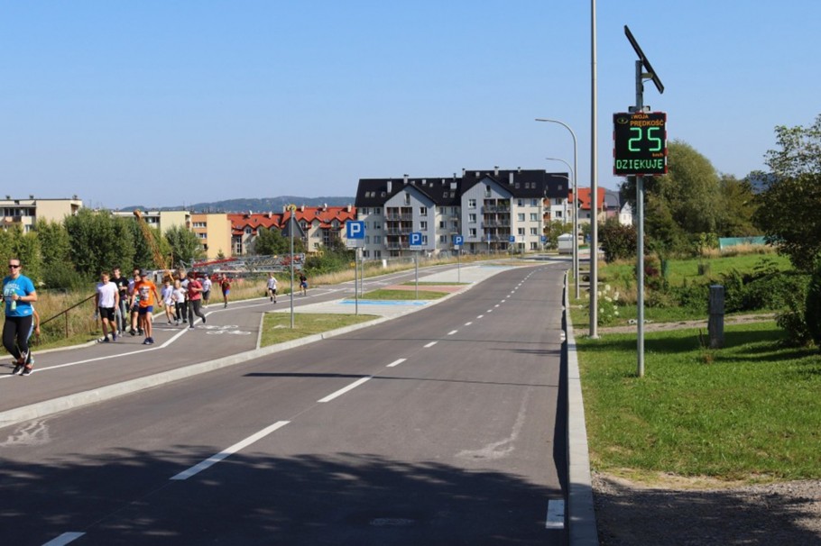 Burmistrz Jarosław Szlachetka zdecydowanie zainwestował w rozwój miejskiej infrastruktury drogowej, sportowo-rekreacyjnej i oświatowej