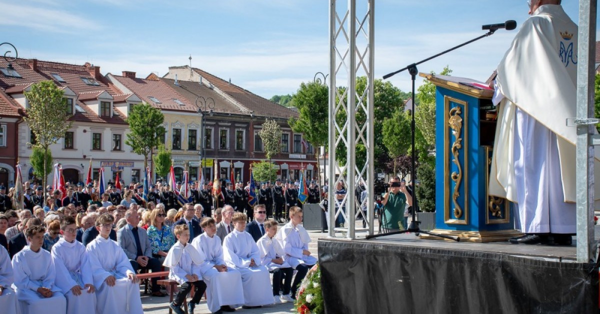 Myślenice. Msza na Rynku i uroczyste obchody 233. rocznicy uchwalenia Konstytucji 3 Maja