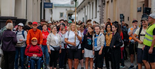 Pielgrzymi z Myślenic i Mszany Dolnej wyruszyli na Jasną Górę. Przed nimi prawie 200 km marszu