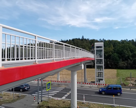 Głogoczów. Kładka na Zakopiance gotowa. Czy w tym miejscu znikną ograniczenia prędkości?