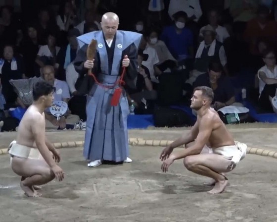 Jan Mastela na turnieju sumo tradycyjnego w Japonii