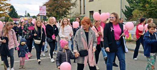 Myślenice. Ulicami miasta przeszedł Marsz Różowej Wstążki 2024