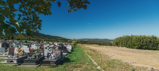 Dzieje się tam coś, czy nie dzieje? Radny dopytuje o rozbudowę cmentarza w Myślenicach-Polance