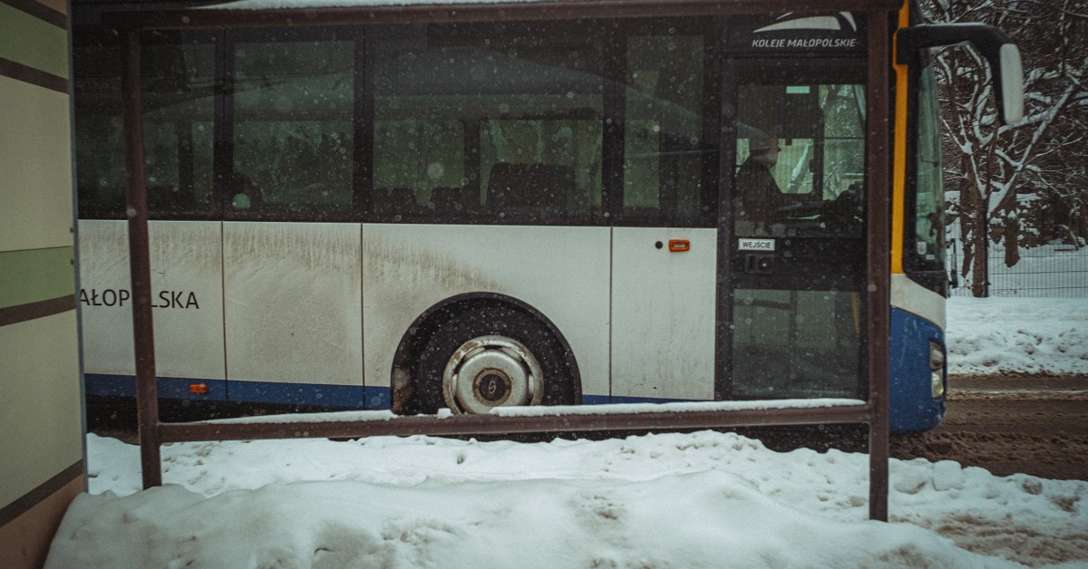 Budowa połączenia kolejowego Myślenice – Kraków to koniec kursujących na tej trasie autobusów?