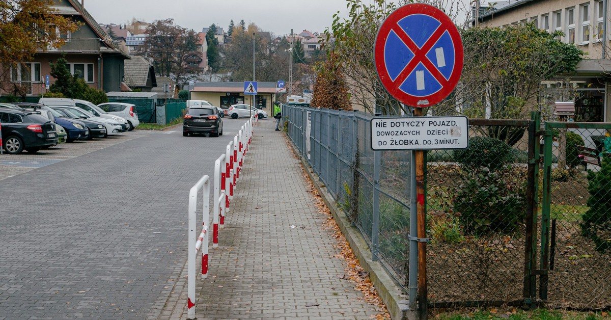 Myślenice. Trwa przebudowa żłobka. Rodzice zabiegają o budowę zatoki dla samochodów