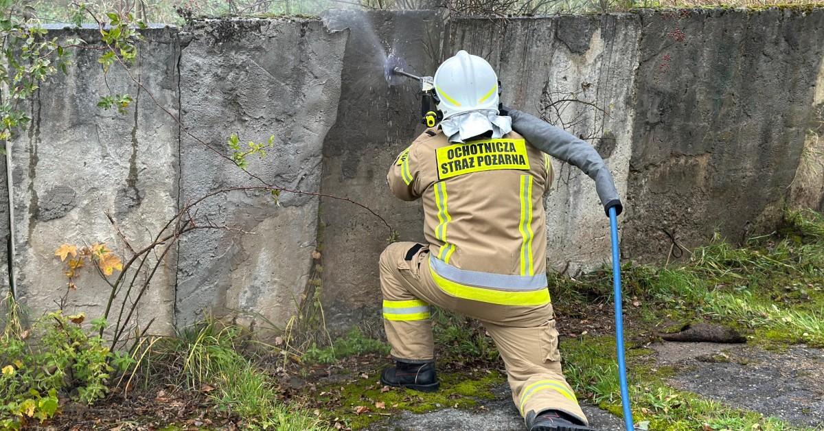 Strażacy mają nowy sprzęt. Za pomocą tego urządzenia można przebić się przez beton