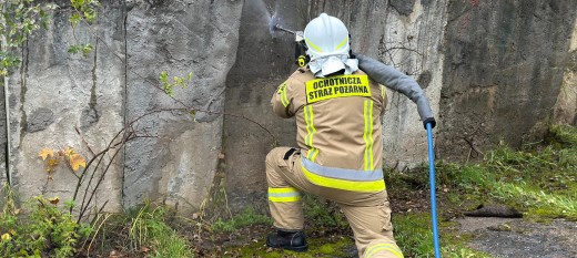 Strażacy mają nowy sprzęt. Za pomocą tego urządzenia można przebić się przez beton