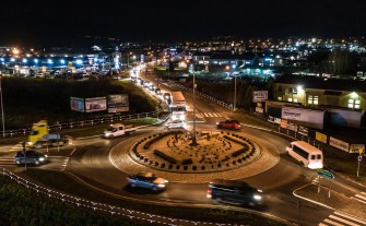 Myślenice. Kierowcy stoją w korku, który ma rozładować obwodnica północna. "Kiedy?"- dopytuje opozycja