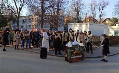 Myślenickie kolędowanie 2024. Śpiewali w szpitalu, dla strażaków i policjantów