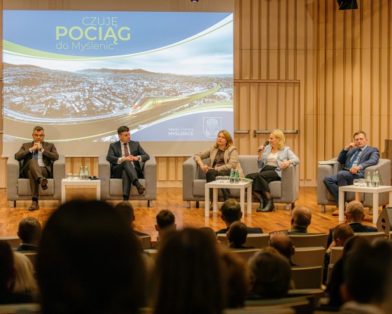 Konferencja „Czuję pociąg do Myślenic” przyciągnęła zwolenników i przeciwników inwestycji