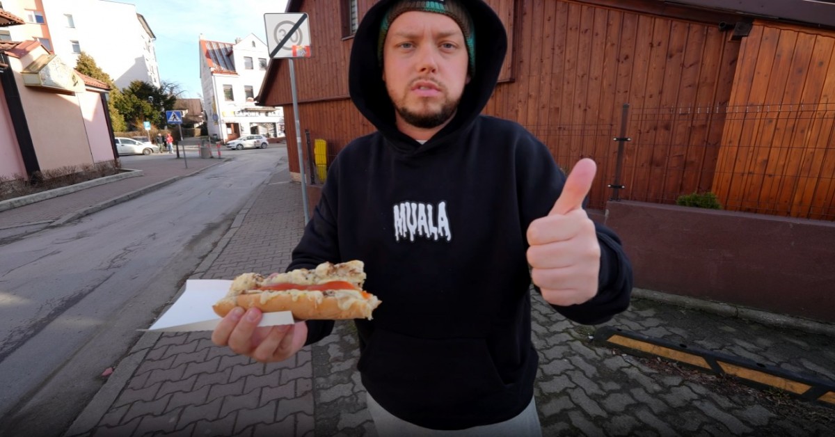 Myślenice. Książulo zrecenzował zapiekankę i pizzę z Lisiej Łapki. „Gdybym tu mieszkał, to pewnie czasami bym wpadał”