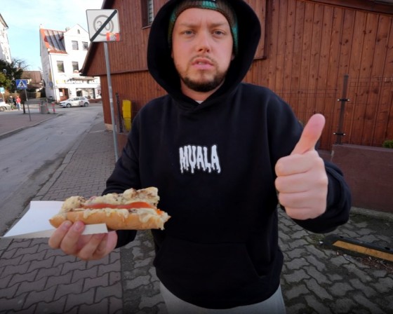 Myślenice. Książulo zrecenzował zapiekankę i pizzę z Lisiej Łapki. „Gdybym tu mieszkał, to pewnie czasami bym wpadał”