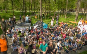 Myślenice. W ramach akcji Posprzątaj z nami Małopolskę chętni zbierali śmieci na Zarabiu