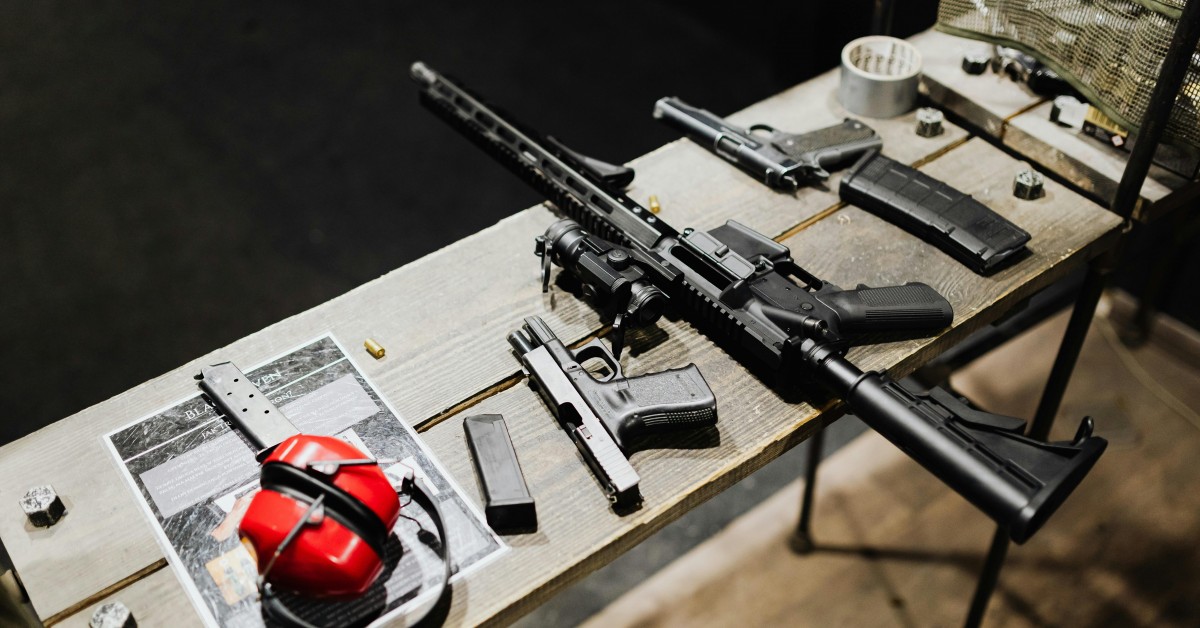 Impreza firmowa w Cracow Shooting Academy z Krakowa. Dlaczego to świetny pomysł na wyjście integracyjne?
