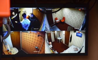 Ciężarówka jako escape room, czyli policja edukuje jak wygląda handel ludźmi